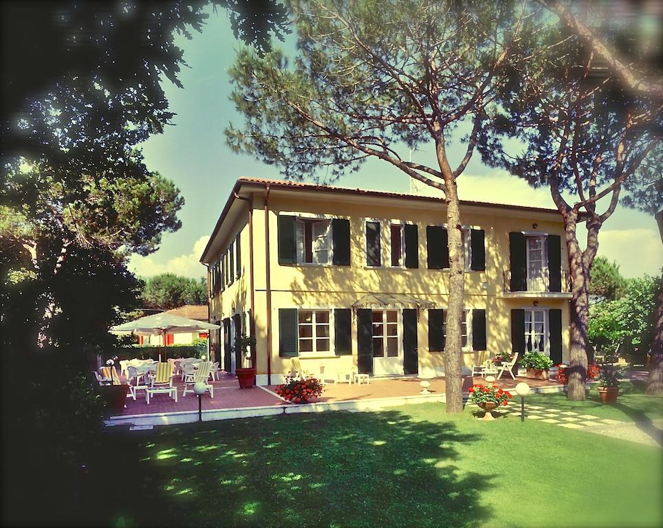 Hotel Villa Fiorisella Marina di Massa Εξωτερικό φωτογραφία
